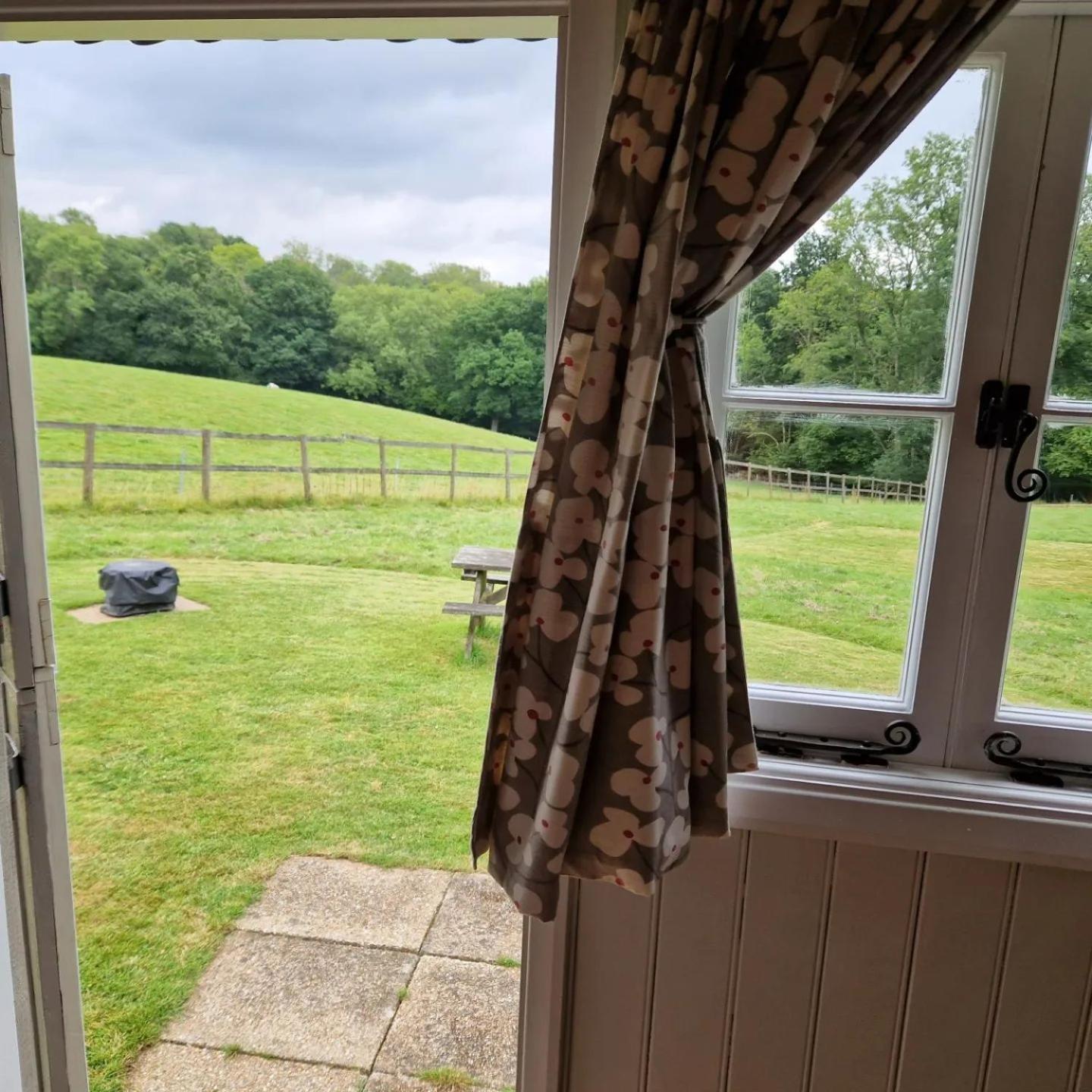 Molly Dishwasher Shepherds Hut Frant Dış mekan fotoğraf